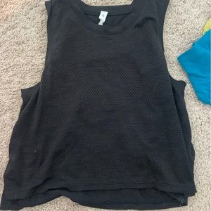 Lululemon train to be tank